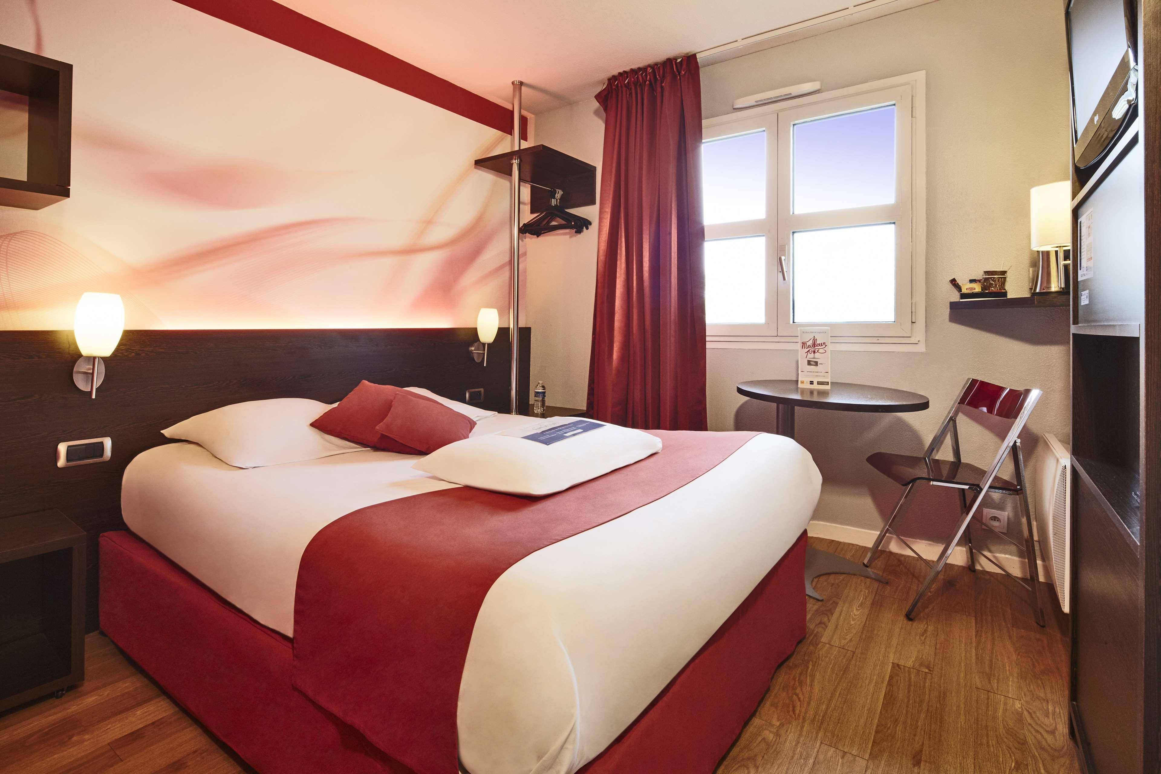 Kyriad Hotel 2*