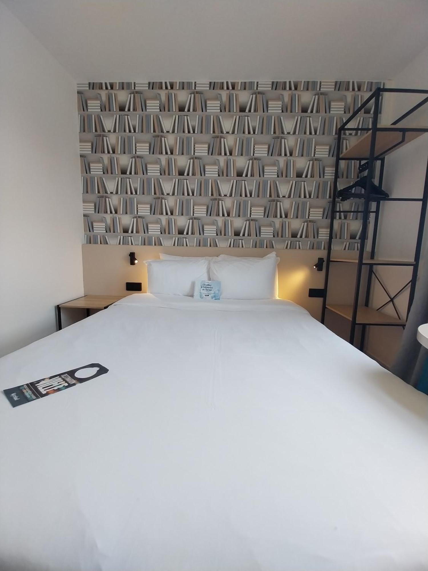 Kyriad Hotel 2*