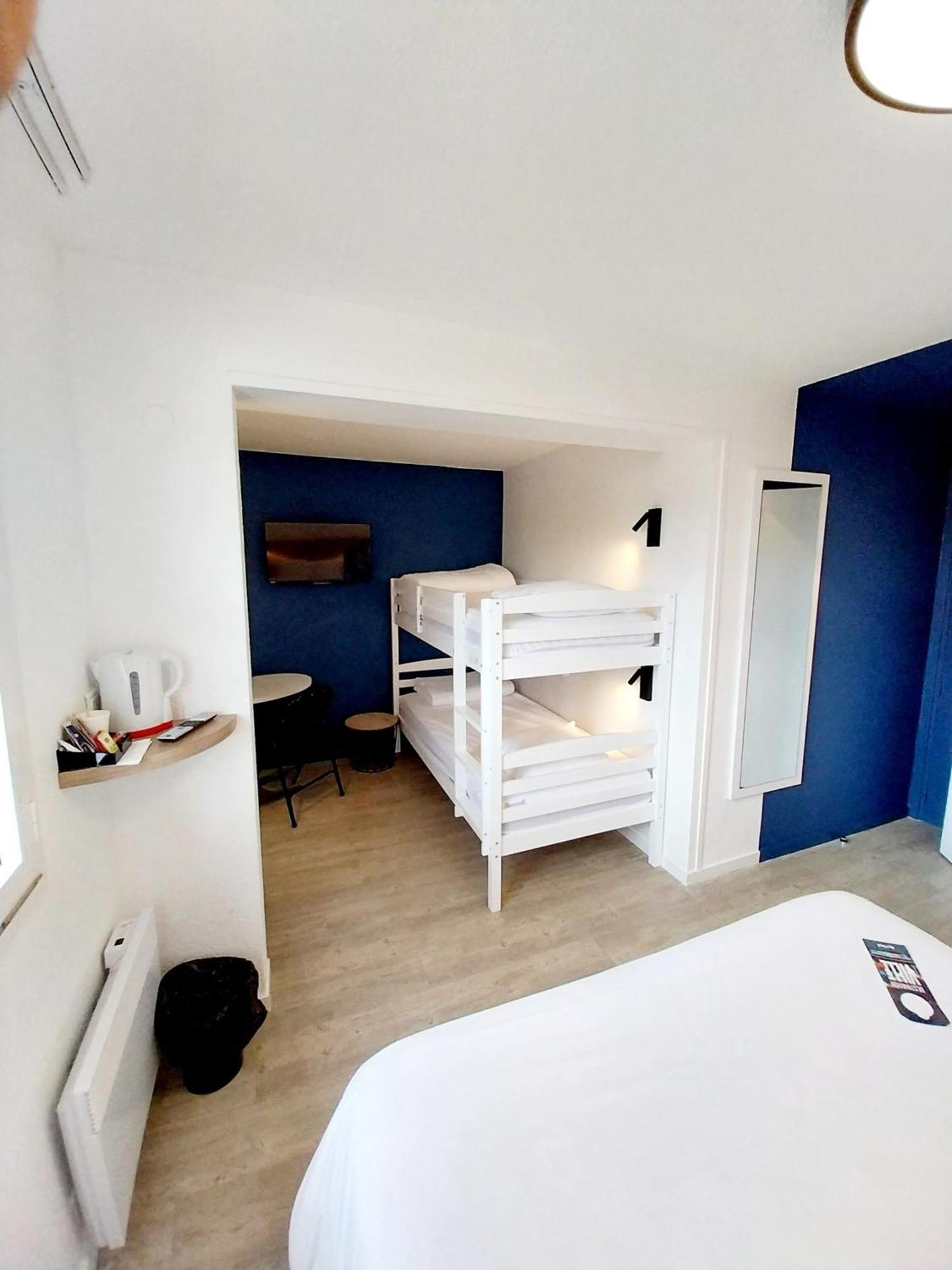 Kyriad Hotel 2*